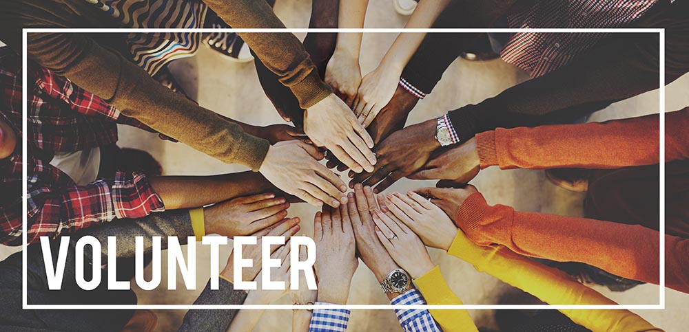 10 Volunteer Opportunities Guaranteed to Increase Your Happiness This Holiday Season